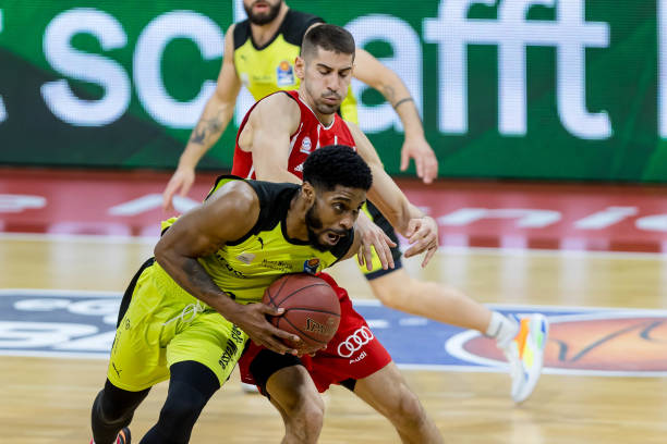 屡创佳绩 屡创佳绩